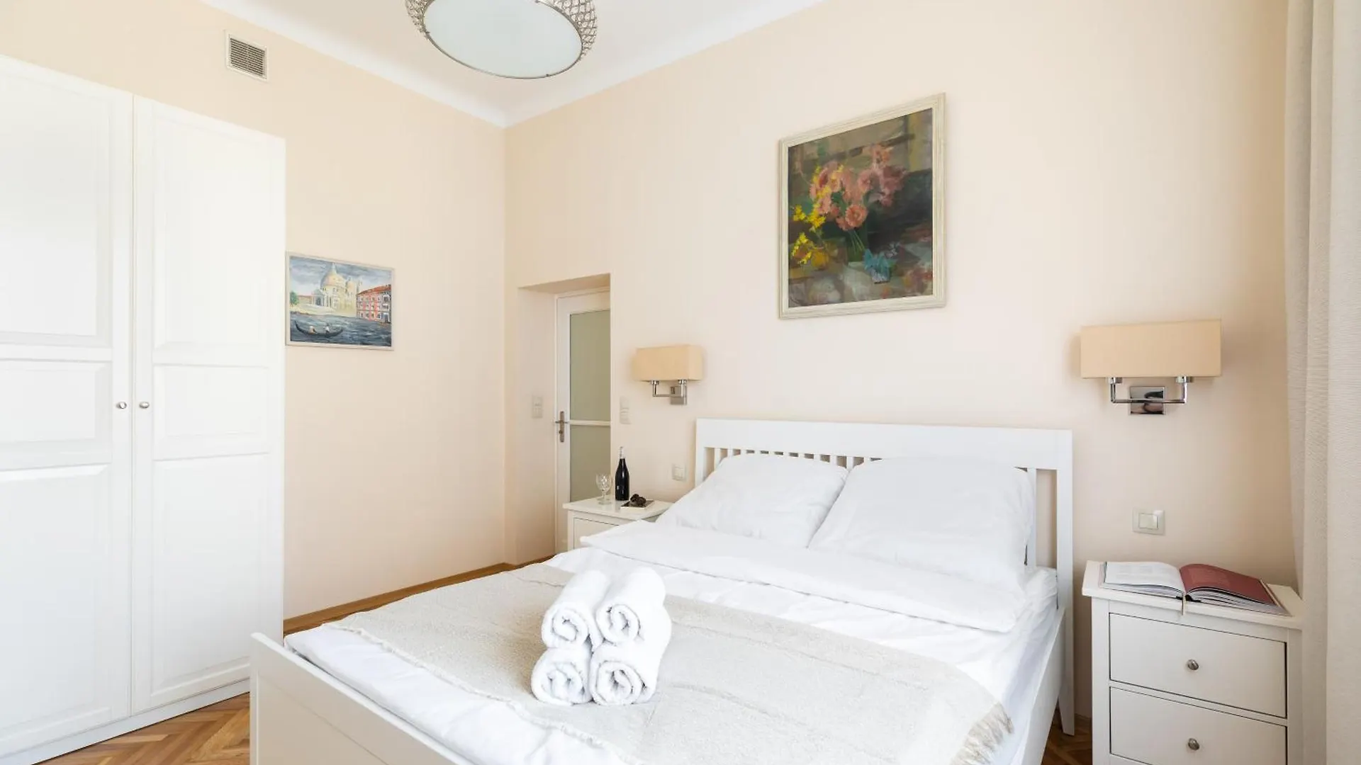 Apartament Plac Konstytucji Warsaw